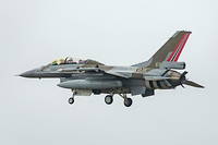 Le F-16 (ici un appareil norvegien) est un avion de combat omnirole : il peut accomplir un vaste panel de missions. C'est aussi le chasseur le plus utilise au monde, a ce jour.
