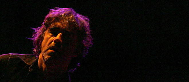 Le chanteur Jean-Louis Murat se produit lors du Nancy Jazz Pulsations 2004, le 20 octobre 2004 a Nancy.
