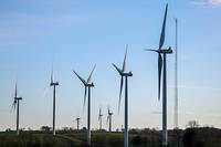 Le choix de la rigueur observé par la Commission européenne et la Banque centrale européenne aura des conséquences sur la capacité de l'Europe à financer la transition énergétique. Ici, des éoliennes à Flavin (Aveyron), le 7 avril 2023. 
