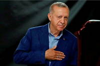 Le president turc Recep Tayyip Erdogan est donne en tete dimanche soir du second tour de l'election presidentielle turque apres le depouillement de plus de 40 % des bulletins, selon l'agence officielle Anadolu.
