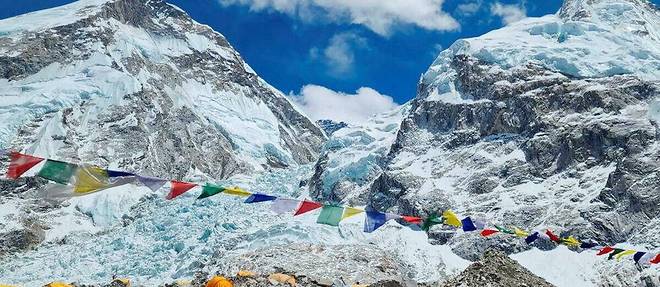 Mythique, l'ascension de l'Everest est devenue un phenomene de masse.
