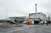 La premiere usine de production, installee par ACC a Billy-Berclau, jouxte le site historique de Stellantis (ex-PSA) a Douvrin.
