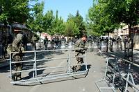 Kosovo: l'Otan annonce des forces suppl&eacute;mentaires apr&egrave;s des heurts