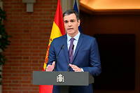 Le Premier ministre Pedro Sanchez à l'annonce de la tenue d'élections anticipées, le 29 mai, au palais de La Moncloa, à Madrid. 
