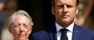 Emmanuel Macron n'a pas directement recadre sa Premiere ministre mais a semble adopter une approche differente sur la question du RN.
