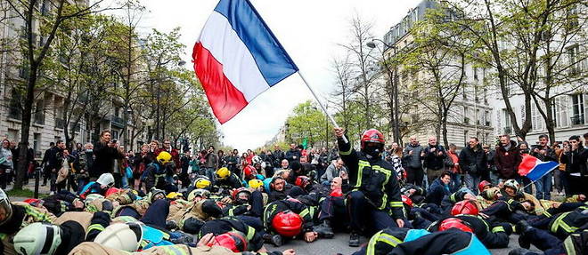 Social movements led the rating agency Fitch to downgrade France's rating in April.
