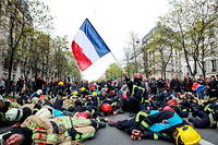 Les mouvements sociaux avaient conduit l'agence de notation Fitch à dégrader la note de la France en avril.
