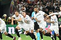 Intarissable dans la compétition, le Séville FC a décroché, mercredi au bout de la nuit, son septième titre en Ligue Europa après une séance des tirs au but contre l'AS Rome.
