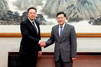 Elon Musk a Pekin le 30 mai avec le ministre chinois des Affaires etrangeres.
