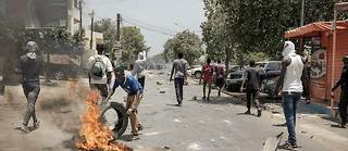 Apres un dechainement qui a pousse les autorites a deployer l'armee a Dakar et qui fait craindre un embrasement en cas d'arrestation de l'opposant Ousmane Sonko, les appels a l'arret des violences se sont succede ce 2 juin, au Senegal et a l'etranger.
