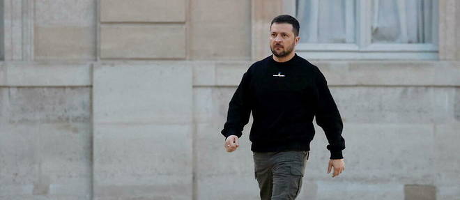 Dans la perspective du sommet de l'Otan qui se tiendra a Vilnius en Lituanie, le mois prochain, Zelensky a admis avoir compris qu'il n'etait pas possible pour son pays de rejoindre l'Alliance Atlantique pendant l'invasion russe. << Nous ne voulons pas etre membre de l'Otan pendant la guerre >>, a-t-il assure.
Dans la perspective du sommet de l'Otan qui se tiendra a Vilnius en Lituanie, le mois prochain, Zelensky a admis avoir compris qu'il n'etait pas possible pour son pays de rejoindre l'Alliance Atlantique pendant l'invasion russe. << Nous ne voulons pas etre membre de l'Otan pendant la guerre >>, a-t-il assure.