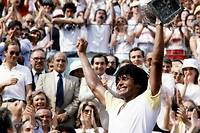 Le 5 juin 1983,  Yannick Noah remporte Roland-Garros en battant Mats Wilander en trois sets (<span><span><span><span><span><span><span><span><span><span><span><span><span>6-2, 7-5, 7-6).</span></span></span></span></span></span></span></span></span></span></span></span></span>
