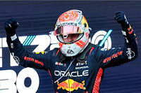 Verstappen consolide sa place de leader provisoire du championnat du monde en engrangeant 26 points supplémentaires pour porter son total à 170. Il devance désormais son coéquipier mexicain Sergio Pérez, quatrième dimanche après s'être élancé en 11e position, de 53 unités (117).
