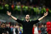 À l'issue de la victoire de l'AC Milan contre Vérone ce dimanche en Serie A (3-1), Zlatan Ibrahimovic a annoncé sa retraite sportive, à 41 ans.
