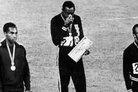 Jim Hines a remporte la medaille d&#039;or aux Jeux de Mexico en 1968.
