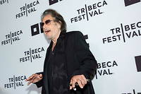 Al Pacino, ici le 17 juin 2022 au Festival du film de Tribeca à New York, aurait éprouvé quelques doutes quant à la paternité de l'enfant porté par sa jeune compagne Noor Alfallah.
