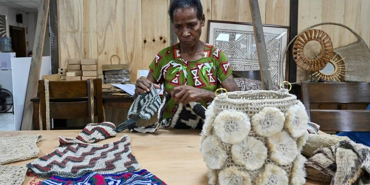 Papouasie-Nouvelle-Guinée: la mode des sacs "bilums" fait le bonheur des tisserandes