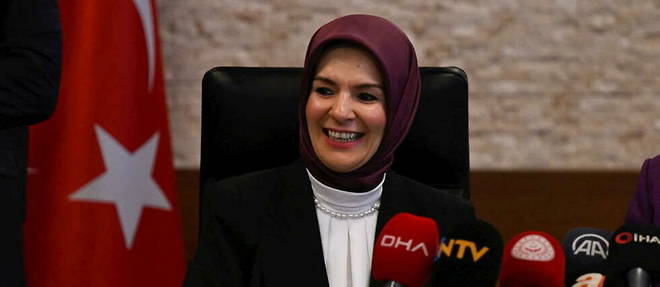 Seule femme du gouvernement d'Erdogan, Mahinur Ozdemir-Goktas defend des positions cheres au president.
Seule femme du gouvernement d'Erdogan, Mahinur Ozdemir-Goktas defend des positions cheres au president.