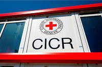 Embourbée dans une crise financière, la Croix-Rouge est contrainte de supprimer 1 800 postes et fermer 26 missions (image d'illustration).
