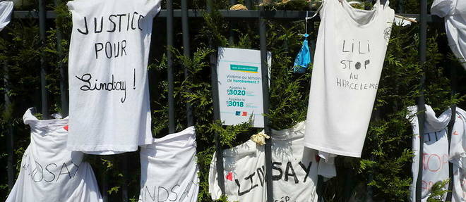 Lindsay, scolarisee en 4e dans un college de Vendin-le-Vieil, s'est donne la mort le 12 mai en soiree a son domicile.
Lindsay, scolarisee en 4e dans un college de Vendin-le-Vieil, s'est donne la mort le 12 mai en soiree a son domicile.