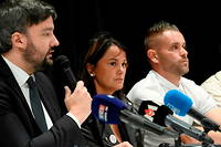 Les parents de la petite Lindsay, et leur avocat Pierre Debuisson (à gauche), lors d'une conférence de presse, le 1er juin 2023.
