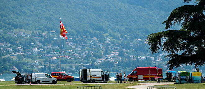 Un homme a attaque au couteau plusieurs personnes jeudi 8 juin dans un parc au bord du lac d'Annecy. 
