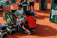 Carlos Alcaraz a ete contraint a l'abandon lors de sa demi-finale de Roland-Garros, vendredi.

