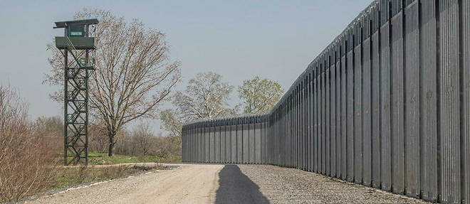 A wall on the border between Greece and Turkey.
