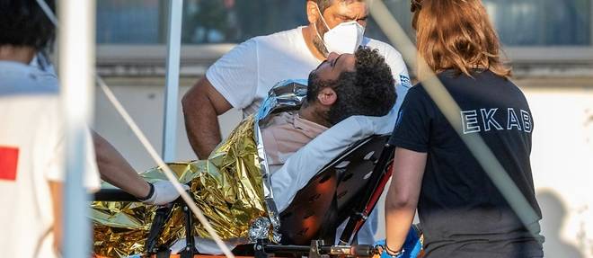 Grèce: des dizaines de migrants meurent noyés dans l'un des pires naufrages