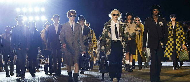 Le final du defile de Pharell Williams pour Vuitton le 20 juin 20223 Le final du defile de Pharell Williams pour Vuitton le 20 juin 20223