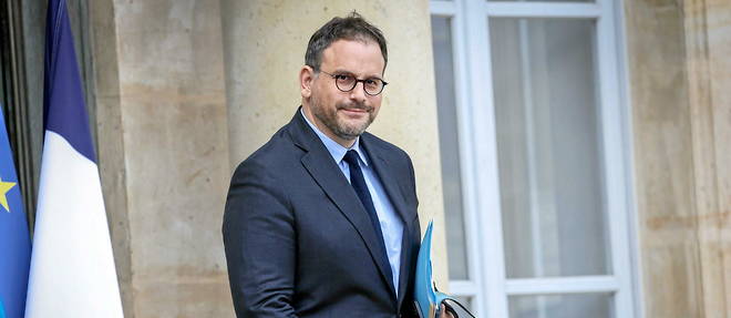 The Minister of Health Aurelien Rousseau called for caution on Friday in the face of the circulation of Covid in France.
