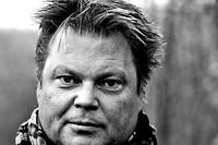 Jorn Lier Horst, l'auteur norvegien de la serie des << William Wisting >>, traduite chez Gallimard et adaptee en serie (Canal+), a vendu plus de 10 millions de livres dans le monde.
