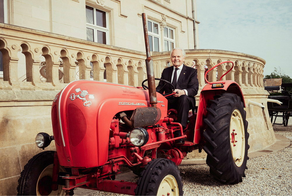 

Patriarch.  Bernard Magrez, 87, on an old Porsche tractor from the Pape Clement estate, in Pessac, on May 25, 2023. 