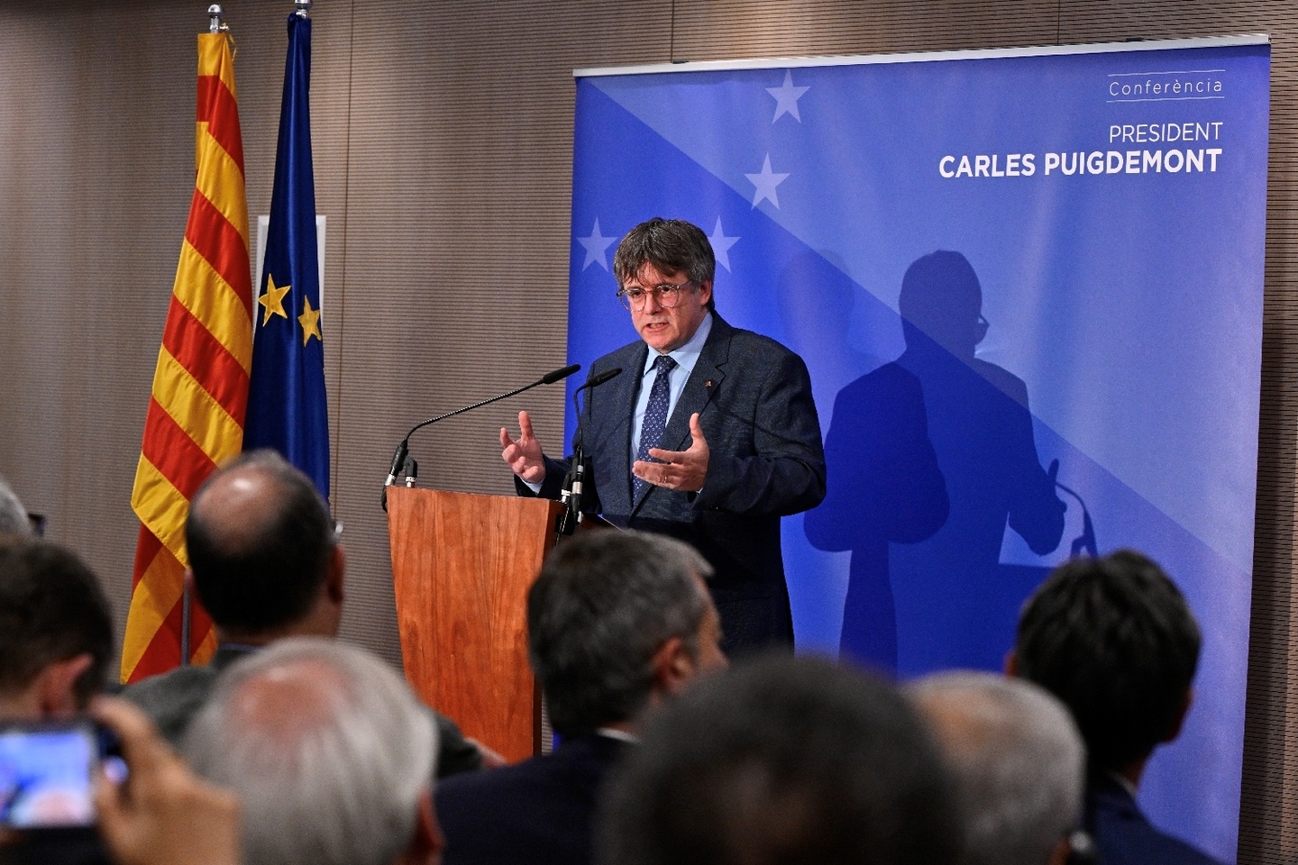 Puigdemont exige «amnistía» para los separatistas catalanes