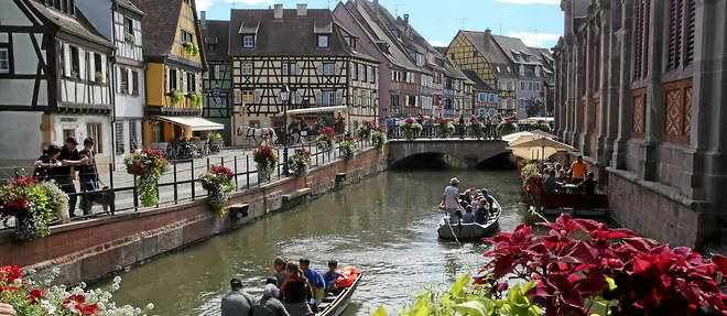 The Extinction Rebellion Strasbourg collective symbolically colored La Lauch in fluorescent green in Colmar. (Illustrative photo). The Extinction Rebellion Strasbourg collective symbolically colored La Lauch in fluorescent green in Colmar. (Illustrative photo).