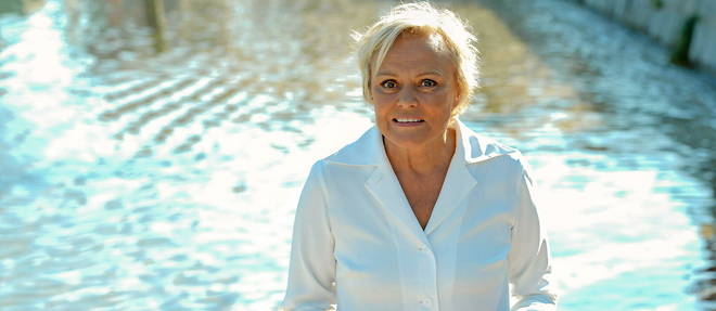 Muriel Robin vient de presenter au Festival de la fiction de La Rochelle << Les Yeux grands fermes >>, une fiction sur l'inceste tournee pour TF1.
Muriel Robin vient de presenter au Festival de la fiction de La Rochelle << Les Yeux grands fermes >>, une fiction sur l'inceste tournee pour TF1.