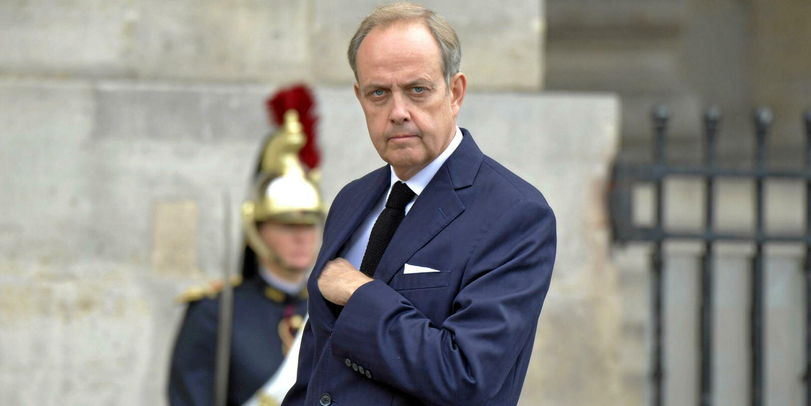 Grabuge chez les Orléans : le comte de Paris défié par son cousin le duc d’Anjou