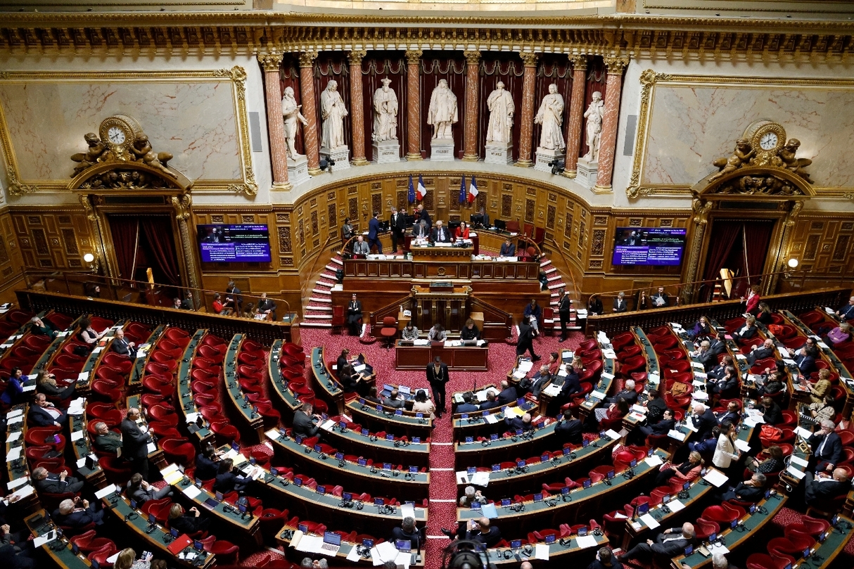 Sénat: l'hémicycle prend forme, avec une érosion à droite et une poussée à gauche