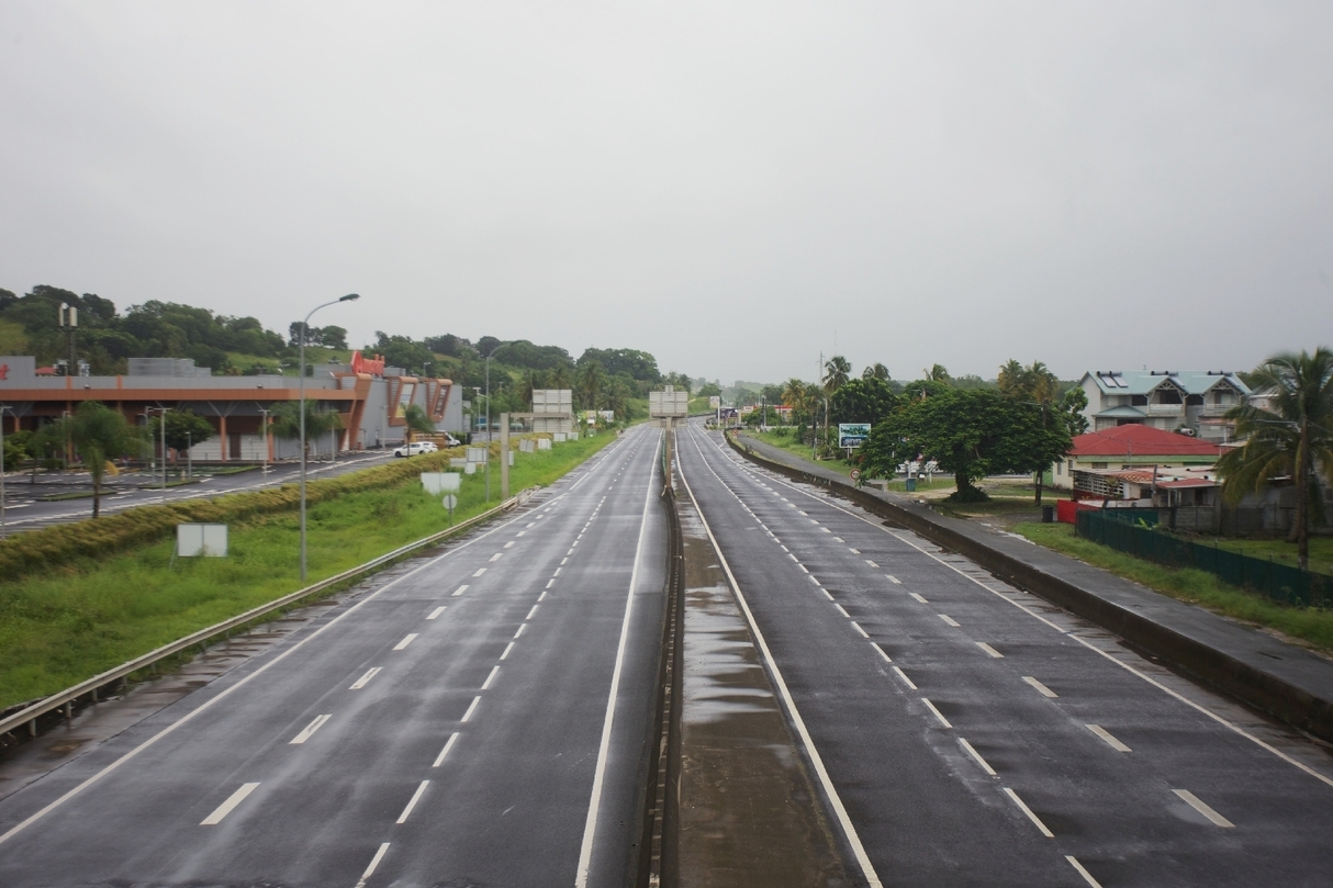 Après l'ouragan Tammy, la Guadeloupe sous la pluie et les inondations