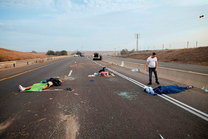 <FIGCAPTION>
<STRONG>Carnage. </STRONG>À proximité de Sdérot, le 7 octobre.</FIGCAPTION>  