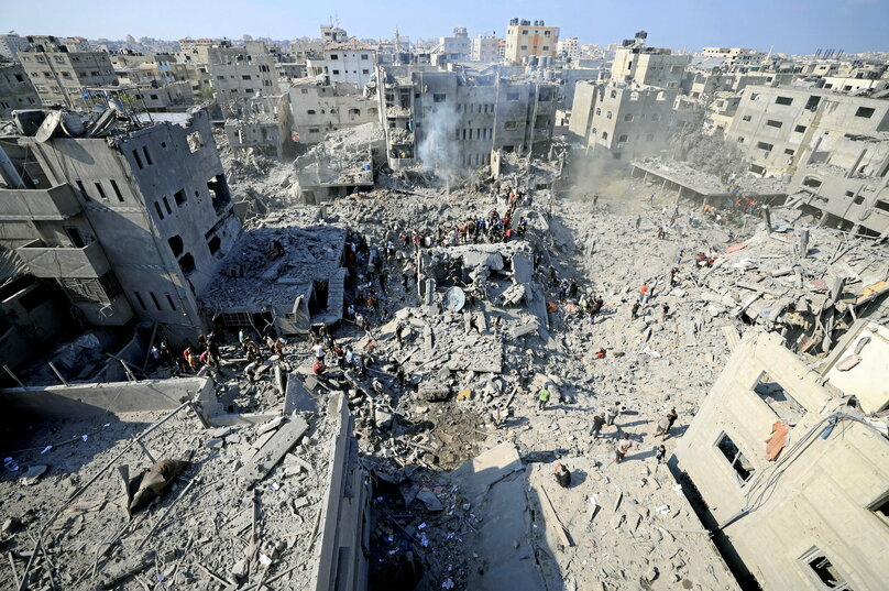 Premières évacuations depuis Gaza, Israël bombarde un camp de réfugiés  palestiniens, Proche-Orient, l'éternel conflit