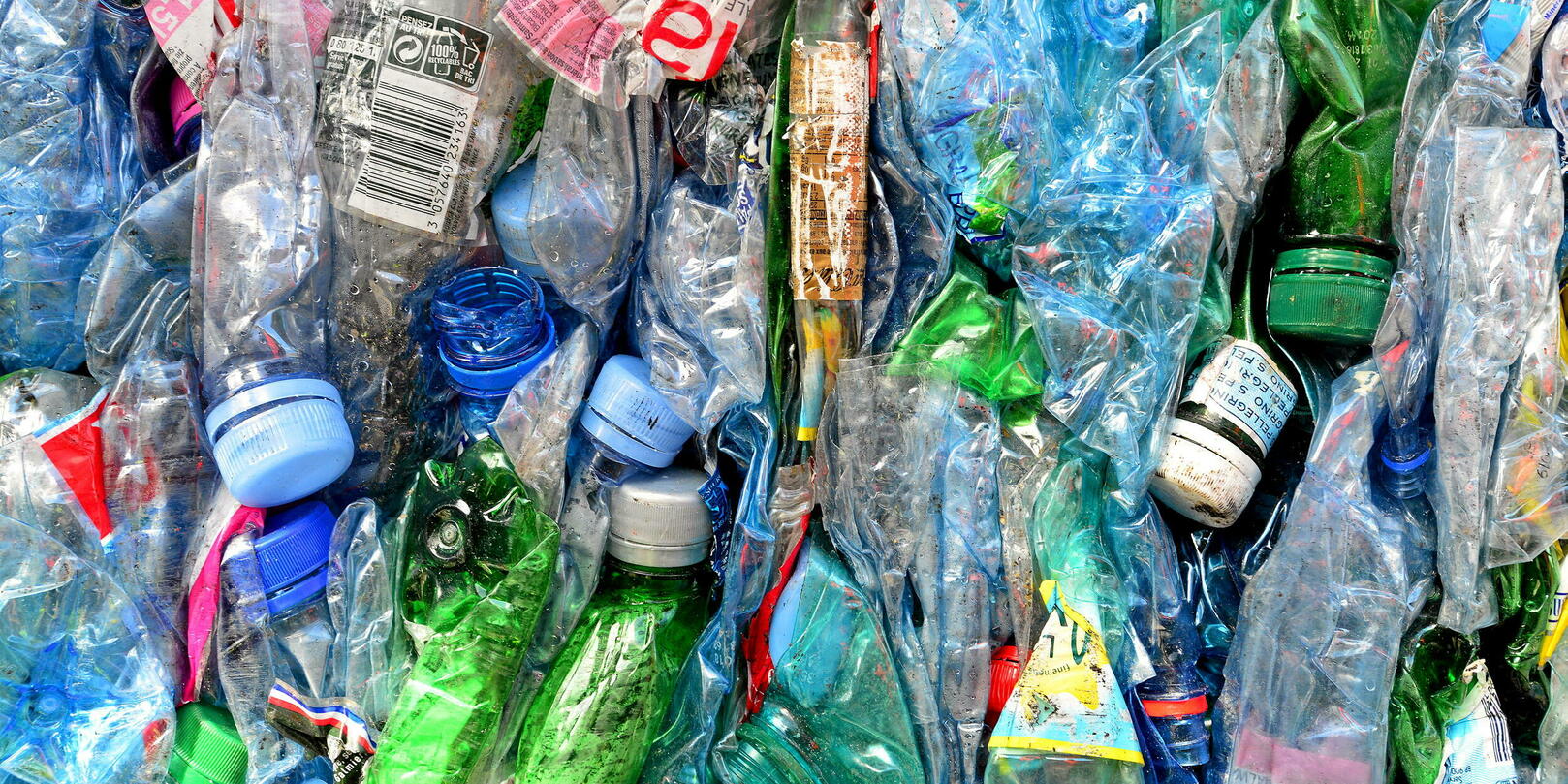 Collecte de bouteilles en plastique : Auchan Retail et Cristaline  renforcent leur partenariat - Environnement Magazine