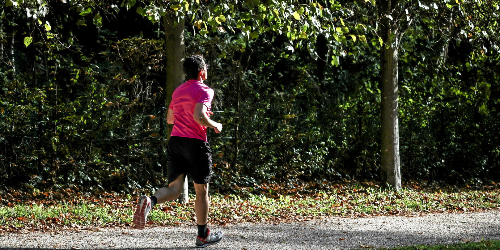 Chinese Paper Company Rewards Staff with Bonuses for Running 100 Kilometers Per Month