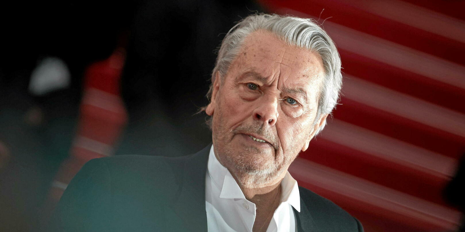 Alain Delon face à ses enfants Anthony, Anouchka et Alain-Fabien : que se passe-t-il vraiment ?