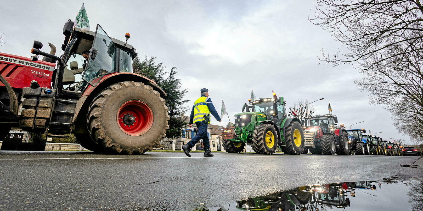 Colère des agriculteurs : où en sont les blocages autour de Paris