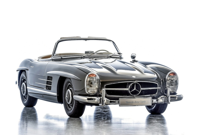 Cette version date de 1957 et a été totalement restaurée par Mercedes-Benz Classic pour retrouver un état meilleur qu'à la sortie d'usine


 ©  Mercedes-Benz AG