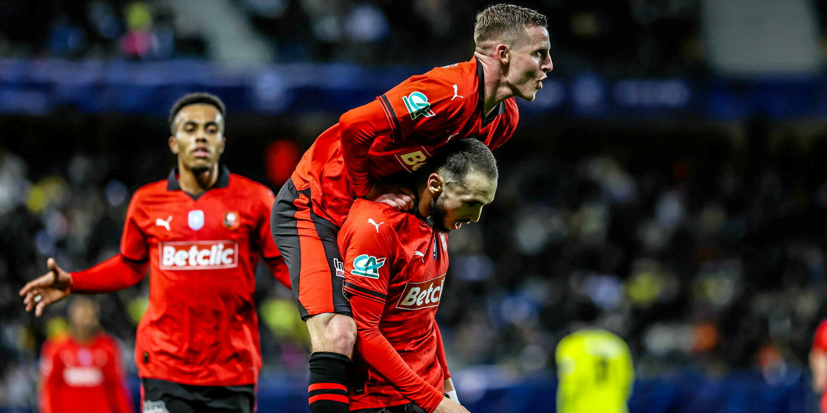 AC Milan Dominates Stade Rennais in European Cup Match