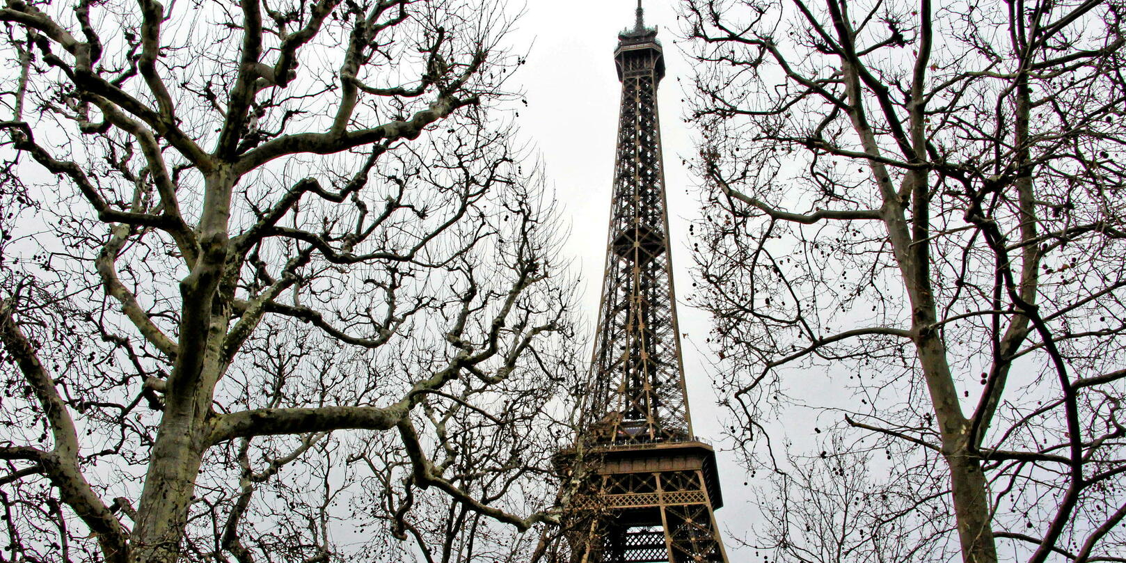 Pourquoi les agents de la Tour Eiffel font-ils grève ?