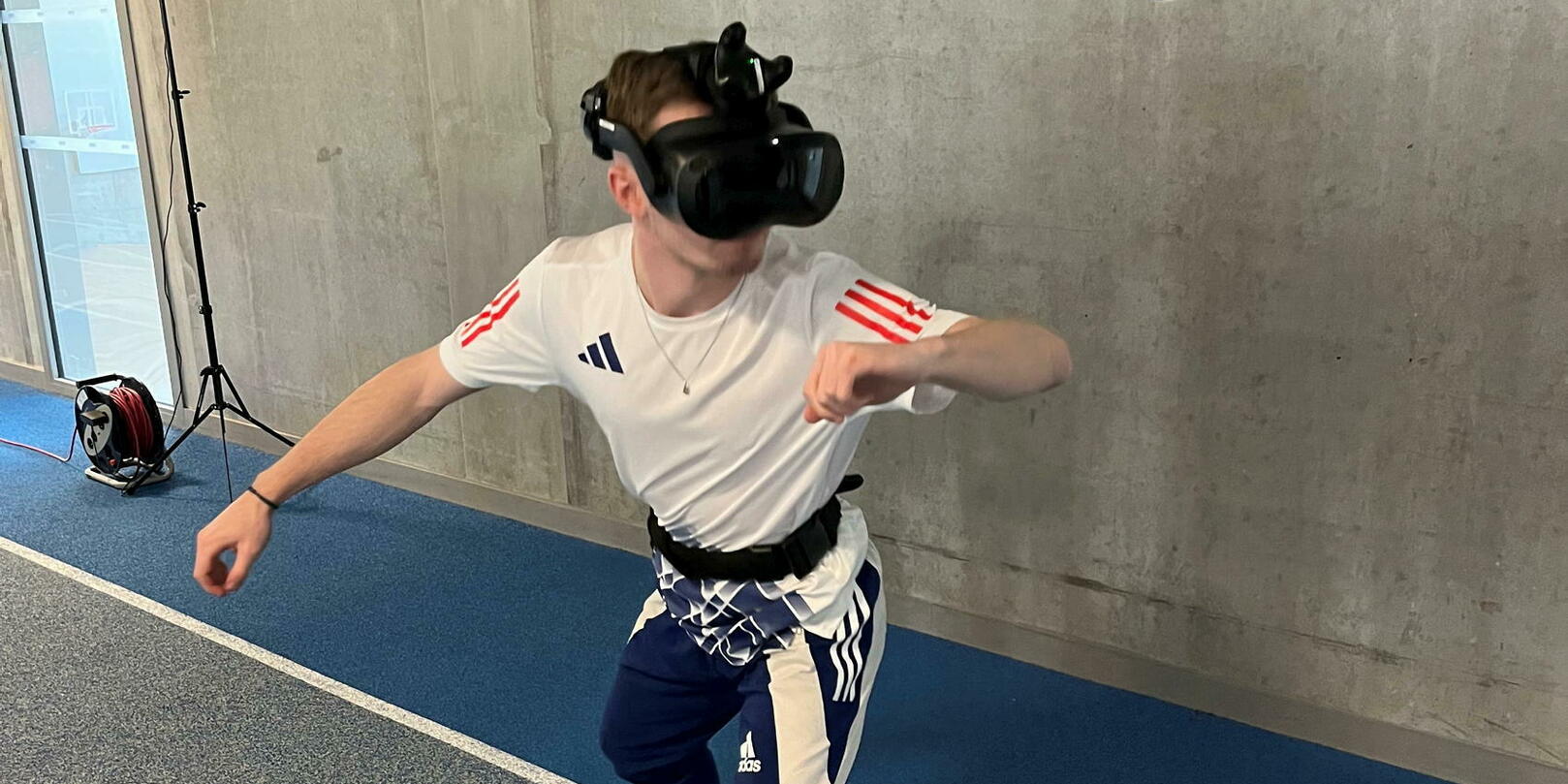 Virtual reality to enhance 4×100 meter runner performance