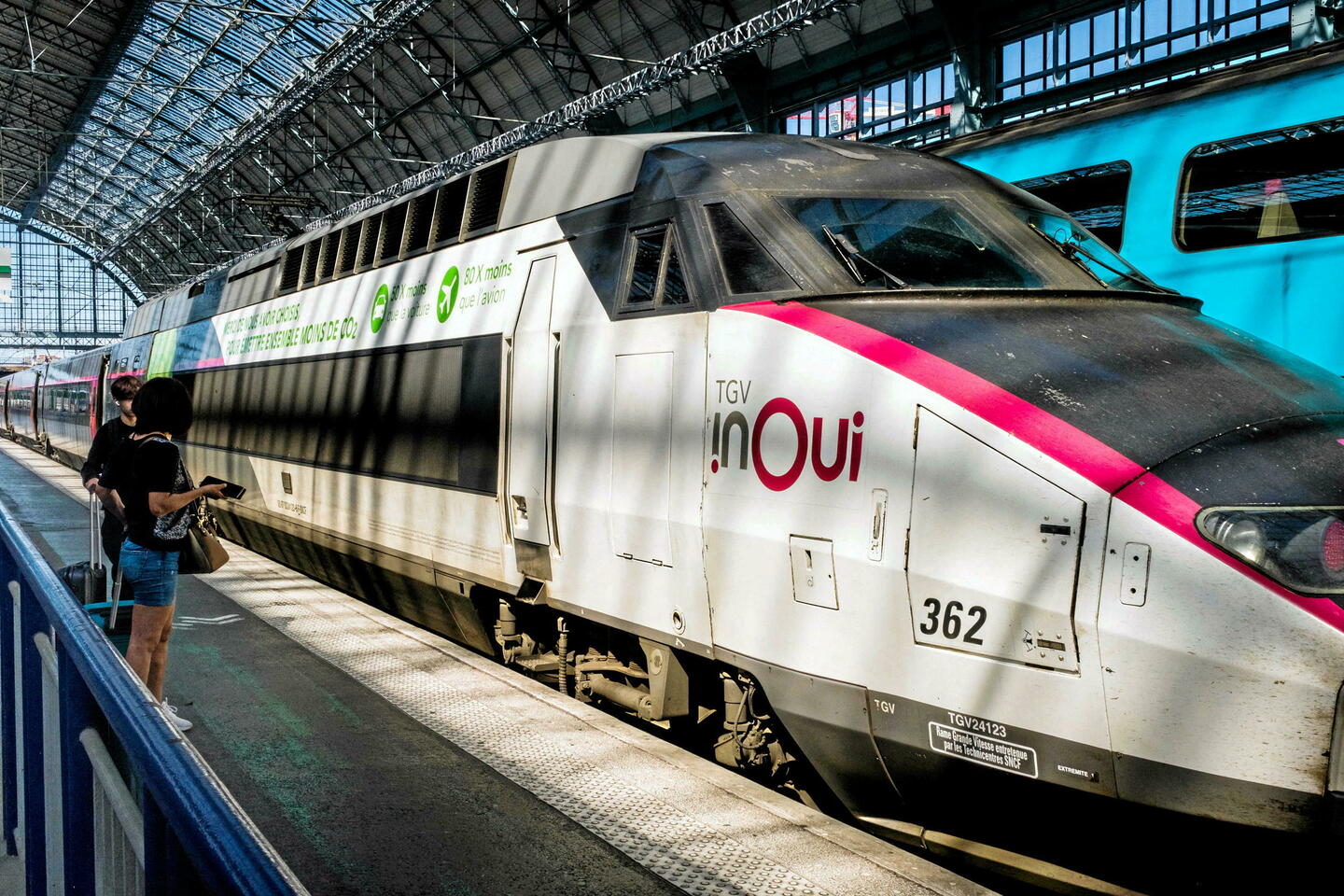 SAVIGNAC SNCF VOYAGEZ A MOITIÉ PRIXリト額付 SNCF Savignac Poster, 1964 Original French National Railways